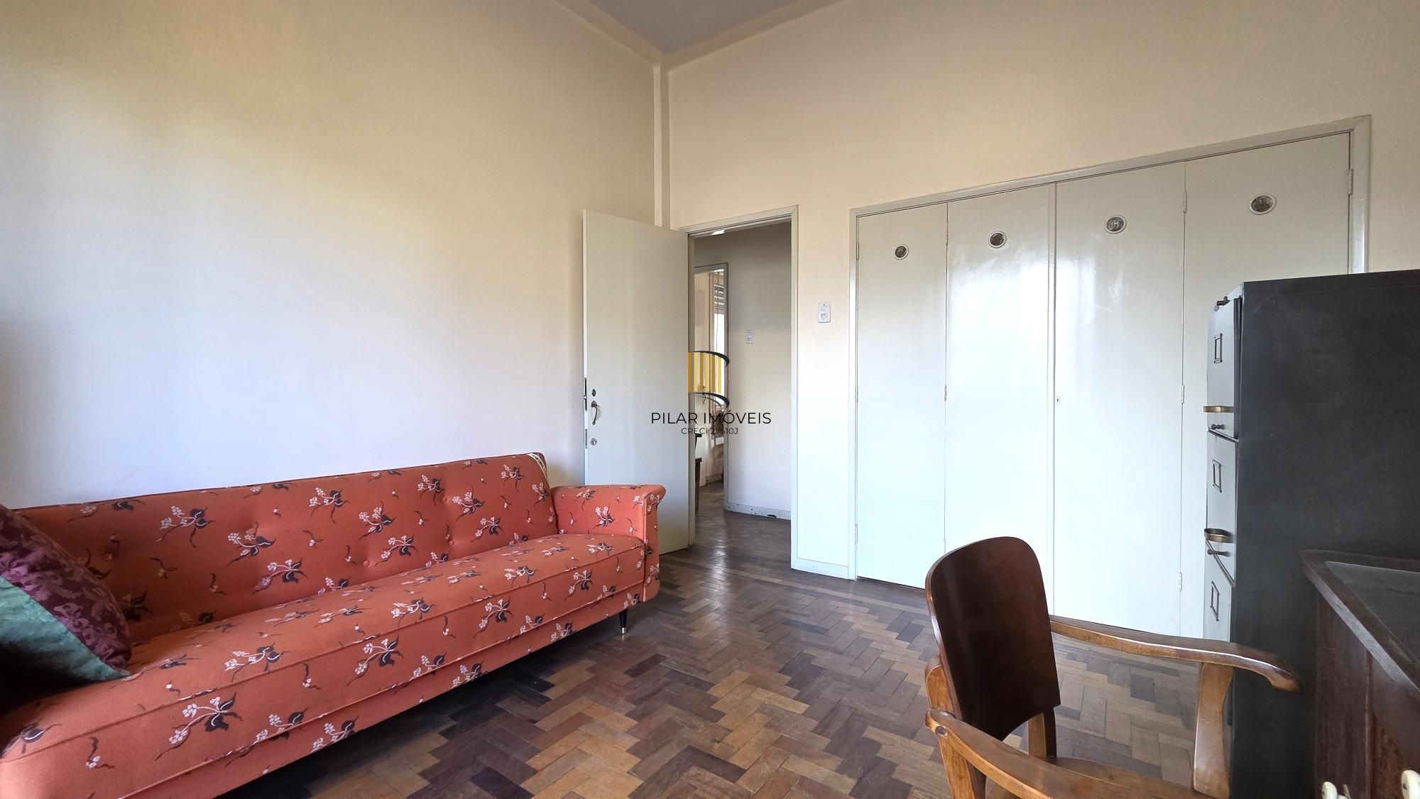 Excelente apartamento semi mobiliado com 87m2 e 2 dormitórios.