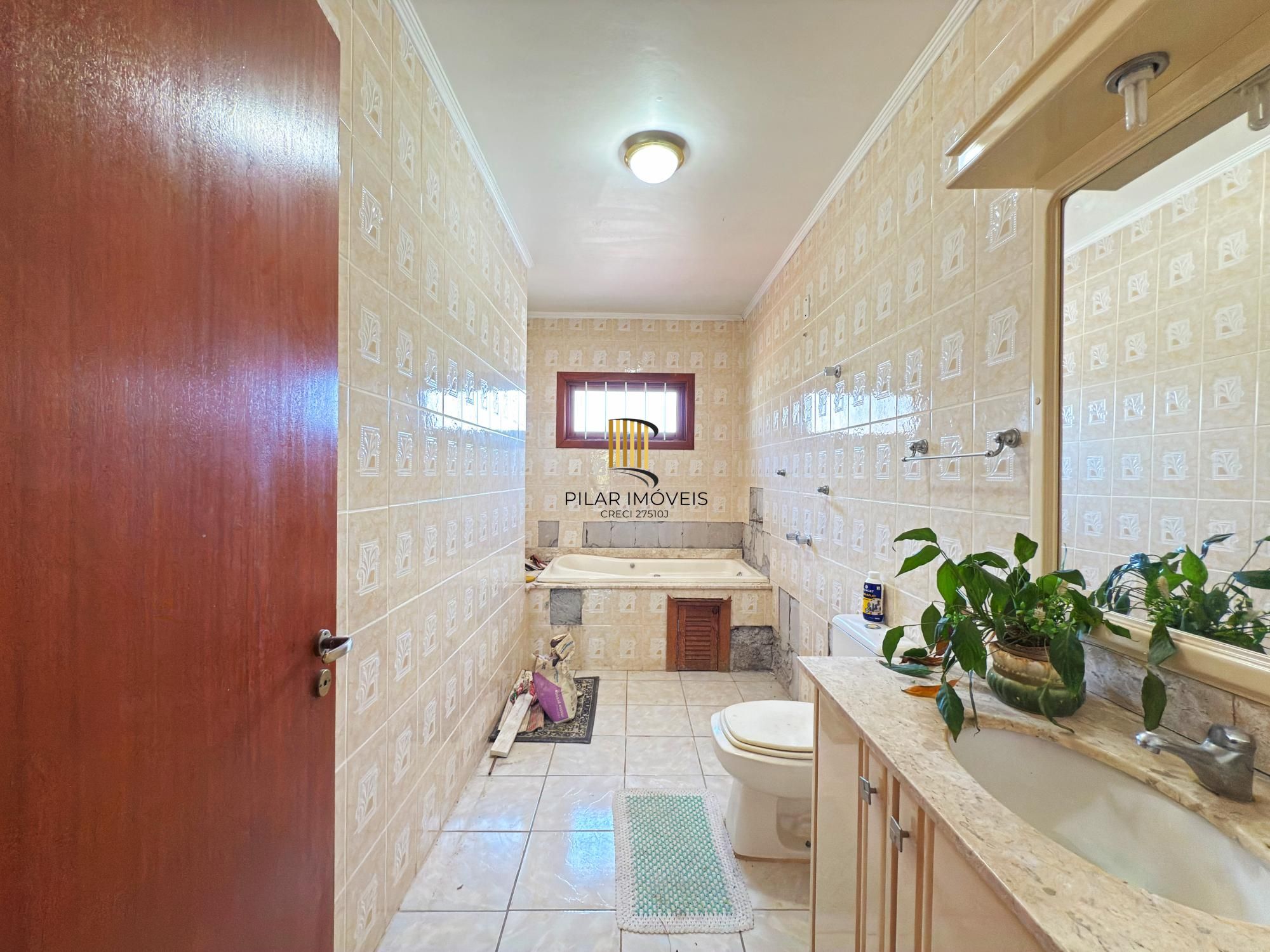 Casa para Venda - 190m², 3 dormitórios, sendo 1 suites, 3 vagas - Nonoai