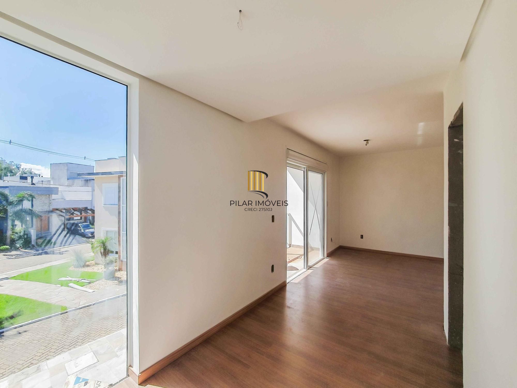 Casa em condomínio 4 D, sendo um dormitório no térreo, 168 m², garagem coberta