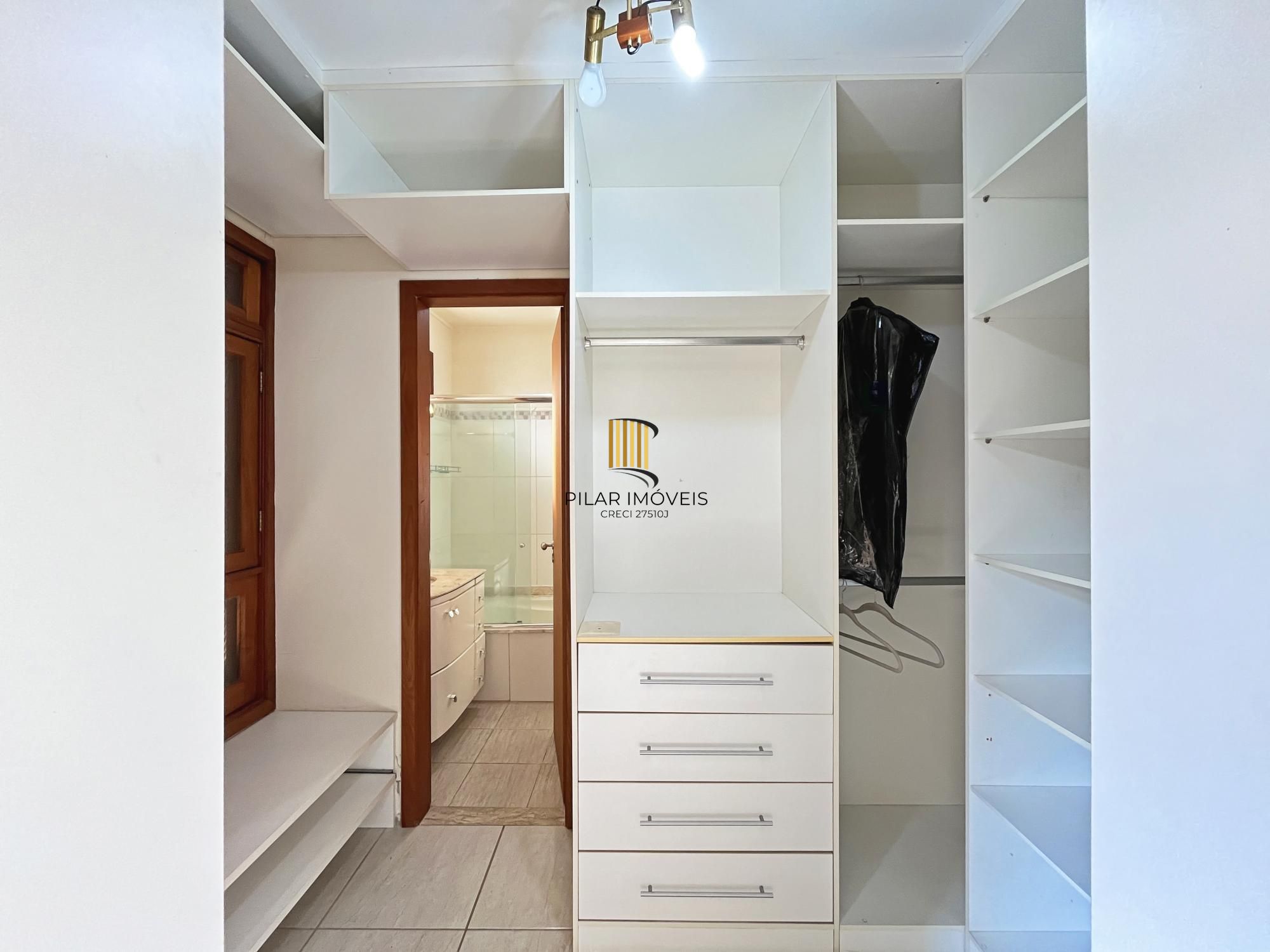 Casa em Condomínio no Jardim Isabel com 270m², 3 dormitórios, 4 vagas