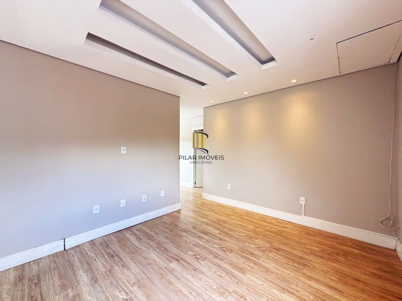 Linda Residência em Condomínio Fechado no Bairro Pedra Redonda.