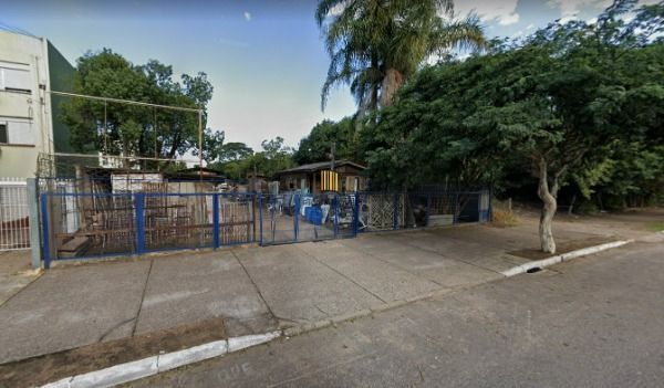 Terreno em Porto Alegre, no bairro Cristal, à venda.