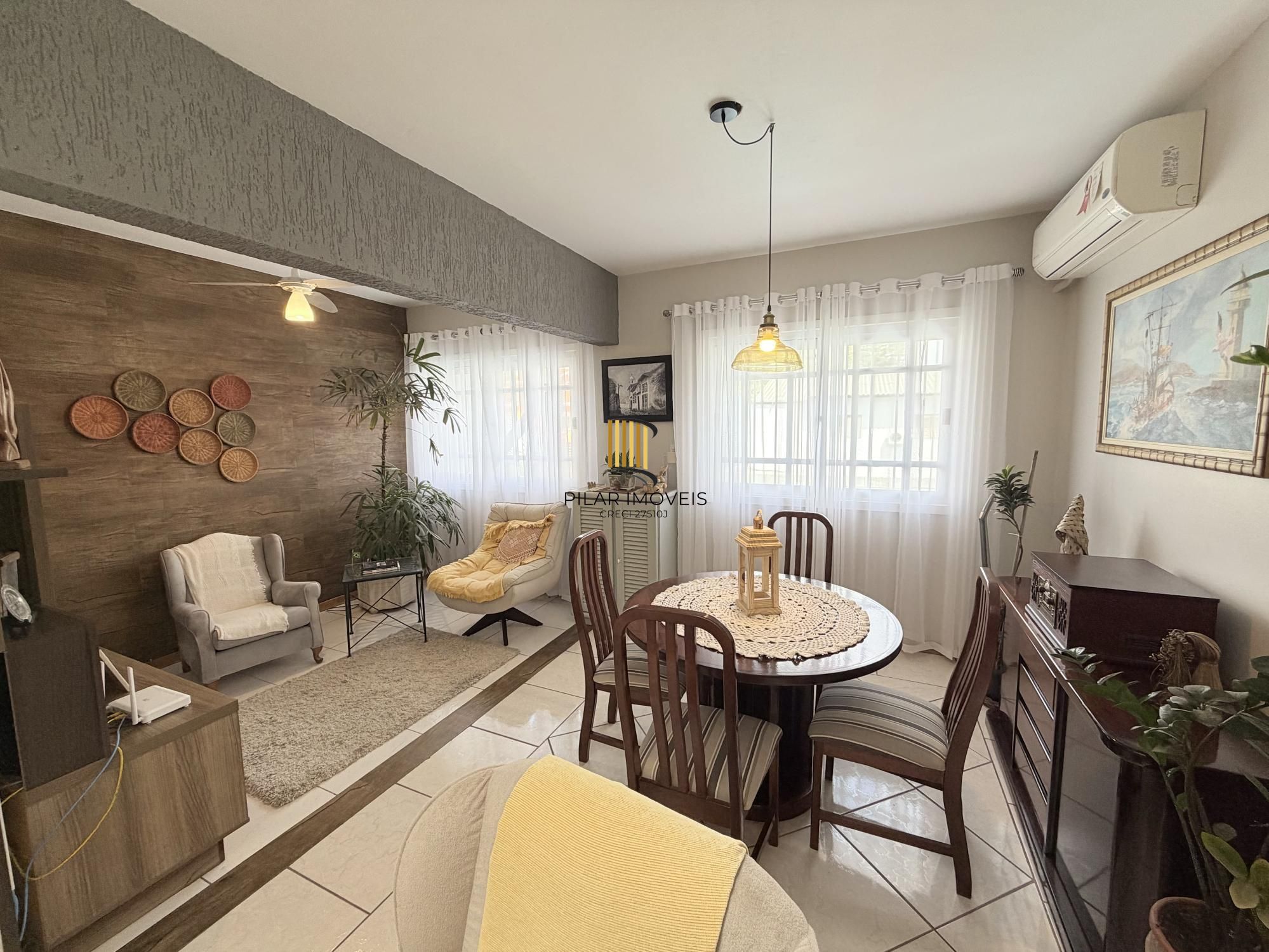 Casa 4 dormitórios no bairro Serraria