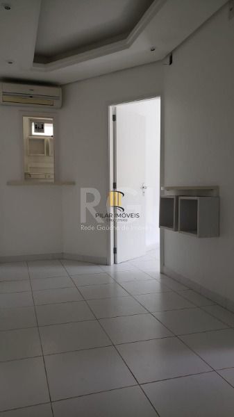 Conjunto/Sala em Porto Alegre, no bairro Menino Deus, e 0 banheiros, à venda.