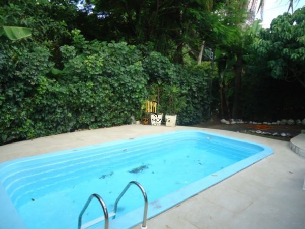 Casa para Venda - 252m², 3 dormitórios, 2 vagas - Ipanema