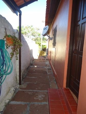 Casa em Porto Alegre, no bairro Espírito Santo, com 2 dormitório(s), e 2 banheir