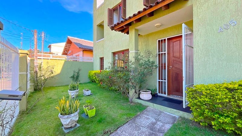 Sobrado 4 dormitórios à venda Camaquã Porto Alegre/RS