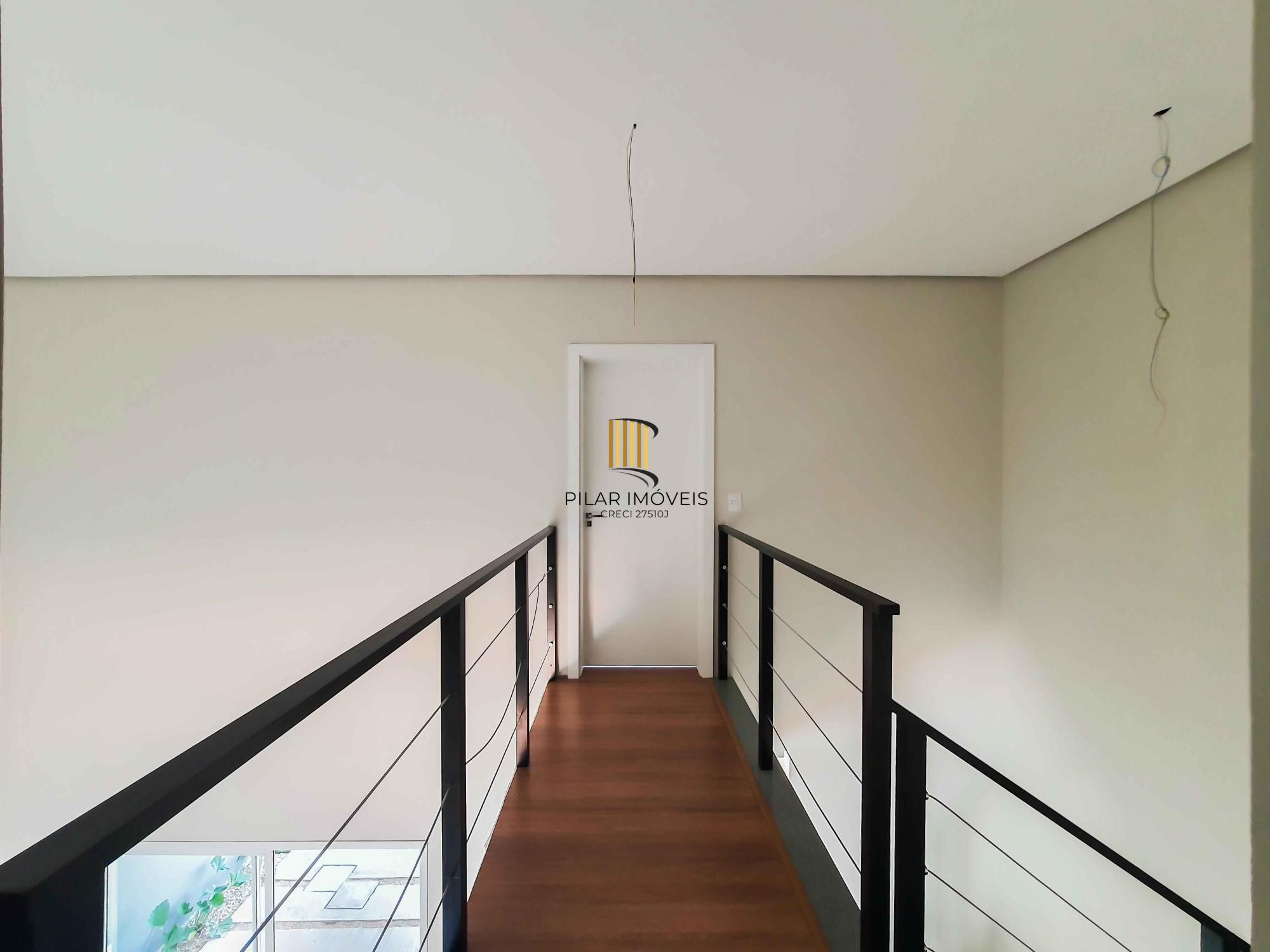 Condomínio Garden, bairro Hípica, 3 dormitórios, 1 suíte, pátio, infra de clube