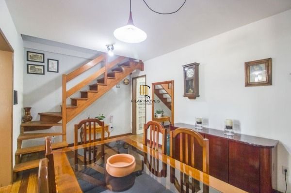 Casa para Venda - 300m², 4 dormitórios, sendo 1 suites, 8 vagas - Imperial Parqu