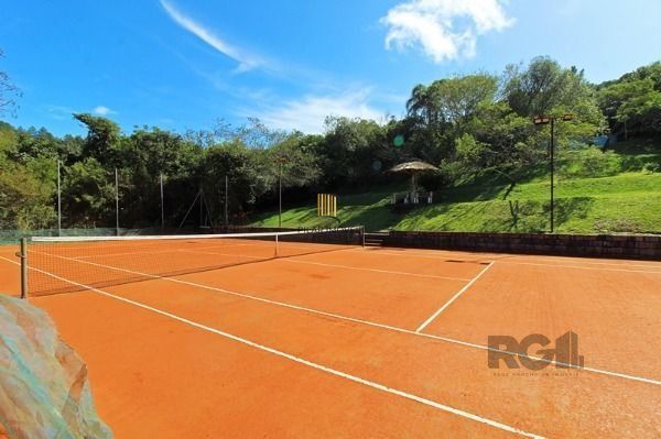 Casa em Porto Alegre, no bairro Aberta dos Morros, com 3 dormitório(s), e 3 banh