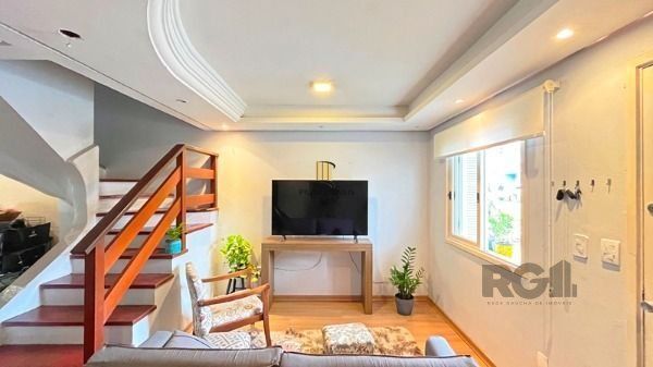 Casa em Porto Alegre, no bairro Cavalhada, com 2 dormitório(s), e 2 banheiros, à