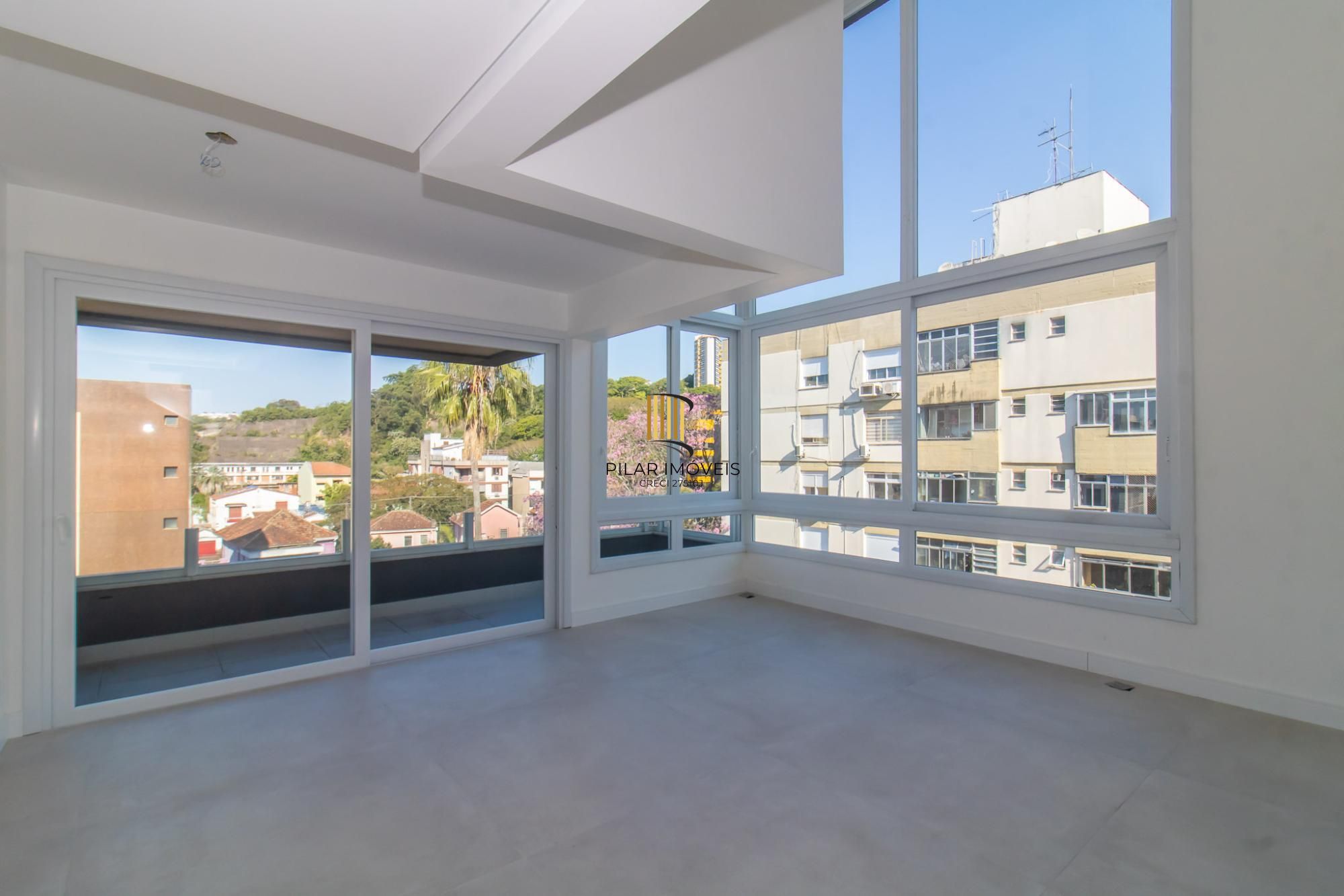 APARTAMENTO DUPLEX - 177m², 3 dormitórios, sendo 3 suites, Menino Deus