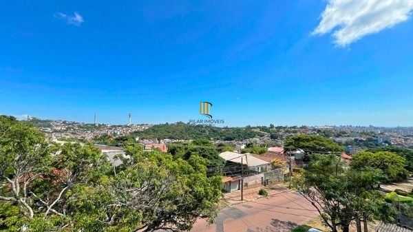 Apartamento em Porto Alegre, no bairro Medianeira, com 3 dormitório(s), e 3 banh