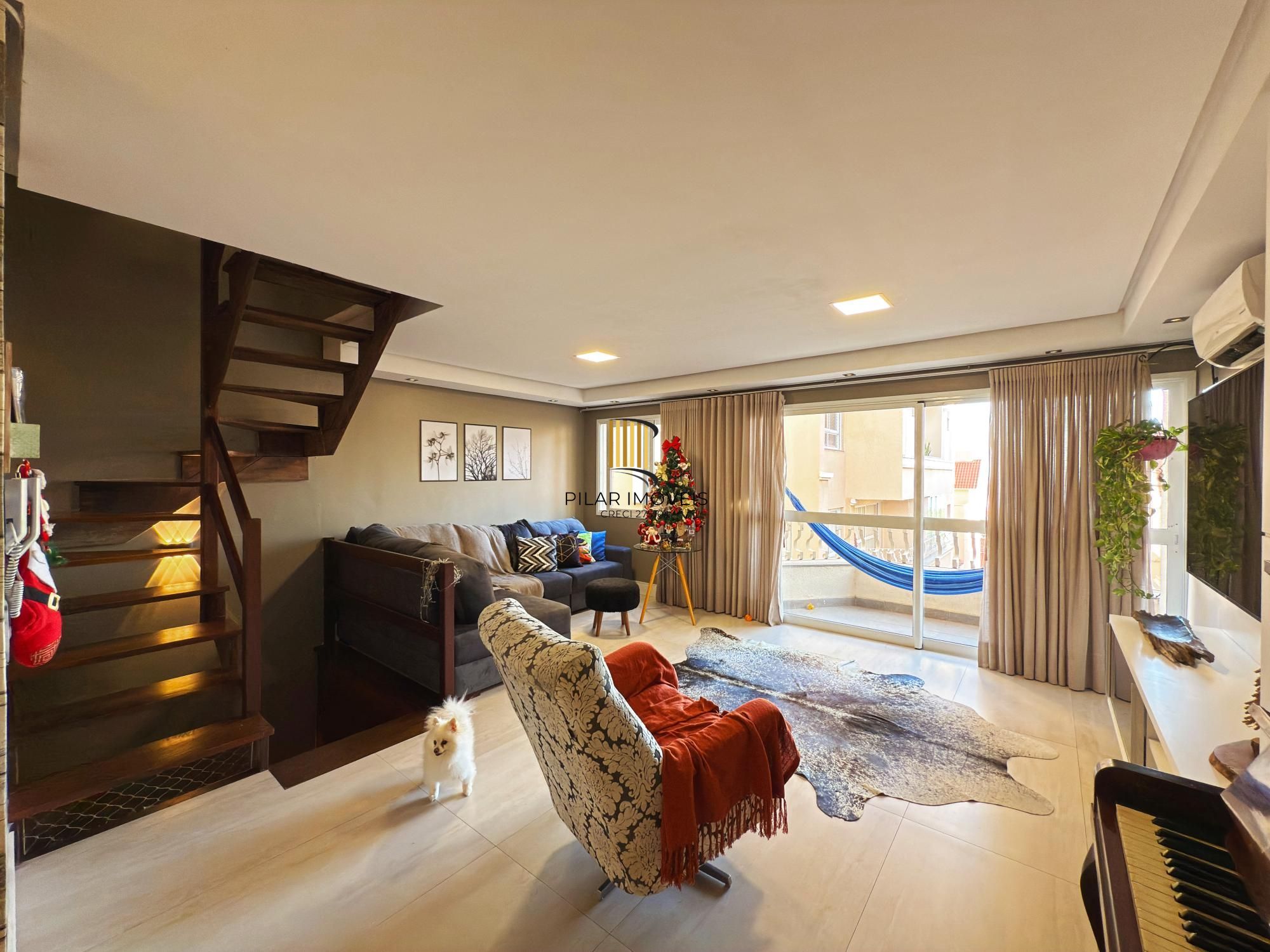 Casa de Condomínio 3 dormitórios no bairro Pedra Redonda