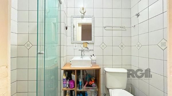 Casa em Porto Alegre, no bairro Cavalhada, com 2 dormitório(s), e 2 banheiros, à