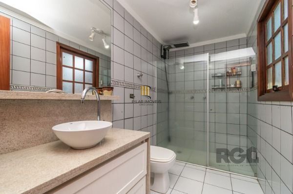 Residência com 4 dormitórios á venda no Bairro Jardim Izabel.