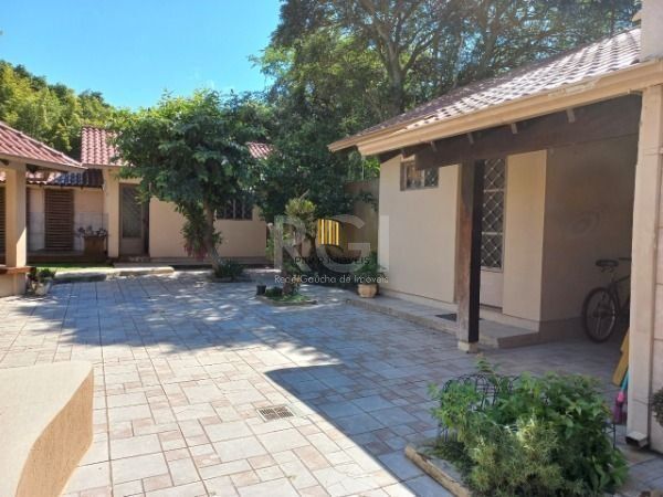 Casa para Venda - 200m², 4 dormitórios, sendo 1 suites, 4 vagas - Ipanema