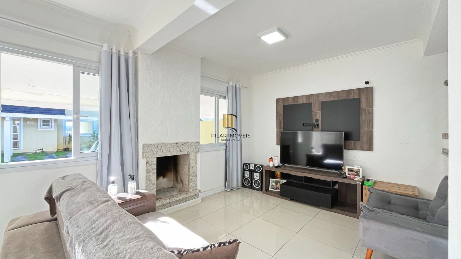 Casa de Condomínio 3 dormitórios no bairro Hípica