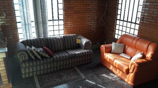 Casa em Porto Alegre, no bairro Aberta dos Morros, com 4 dormitório(s), e 4 banh