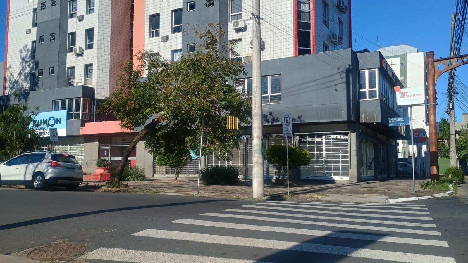 Excelente loja comercial na avenida Teresópolis, com sobreloja, 2 banheiros