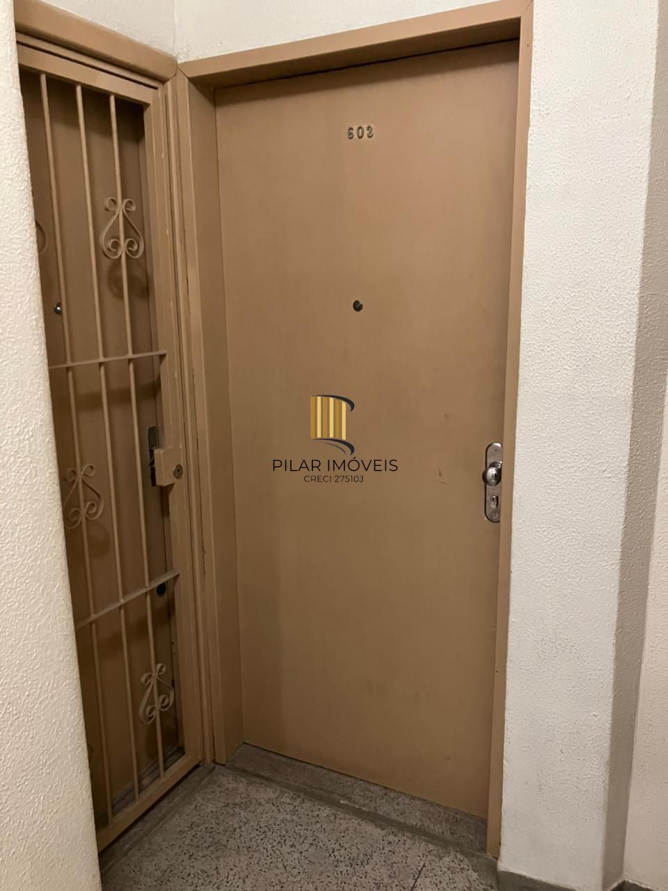 Apartamento de 2 dormitórios no Bairro Floresta