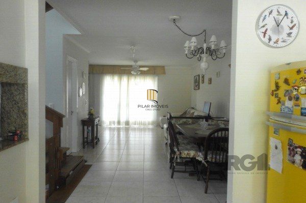 Casa em Porto Alegre, no bairro Espirito Santo, com 3 dormitório(s), e 3 banheir