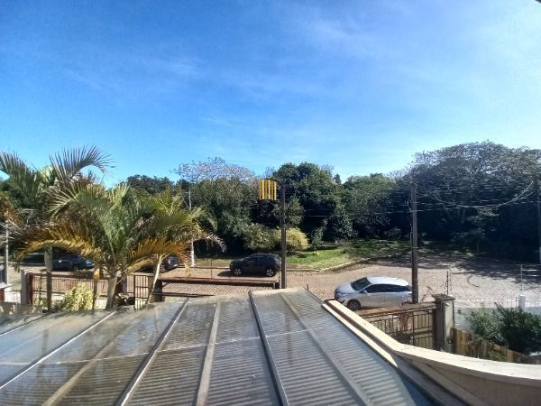 Casa em Porto Alegre, no bairro Ipanema, com 3 dormitório(s), e 3 banheiros, à v