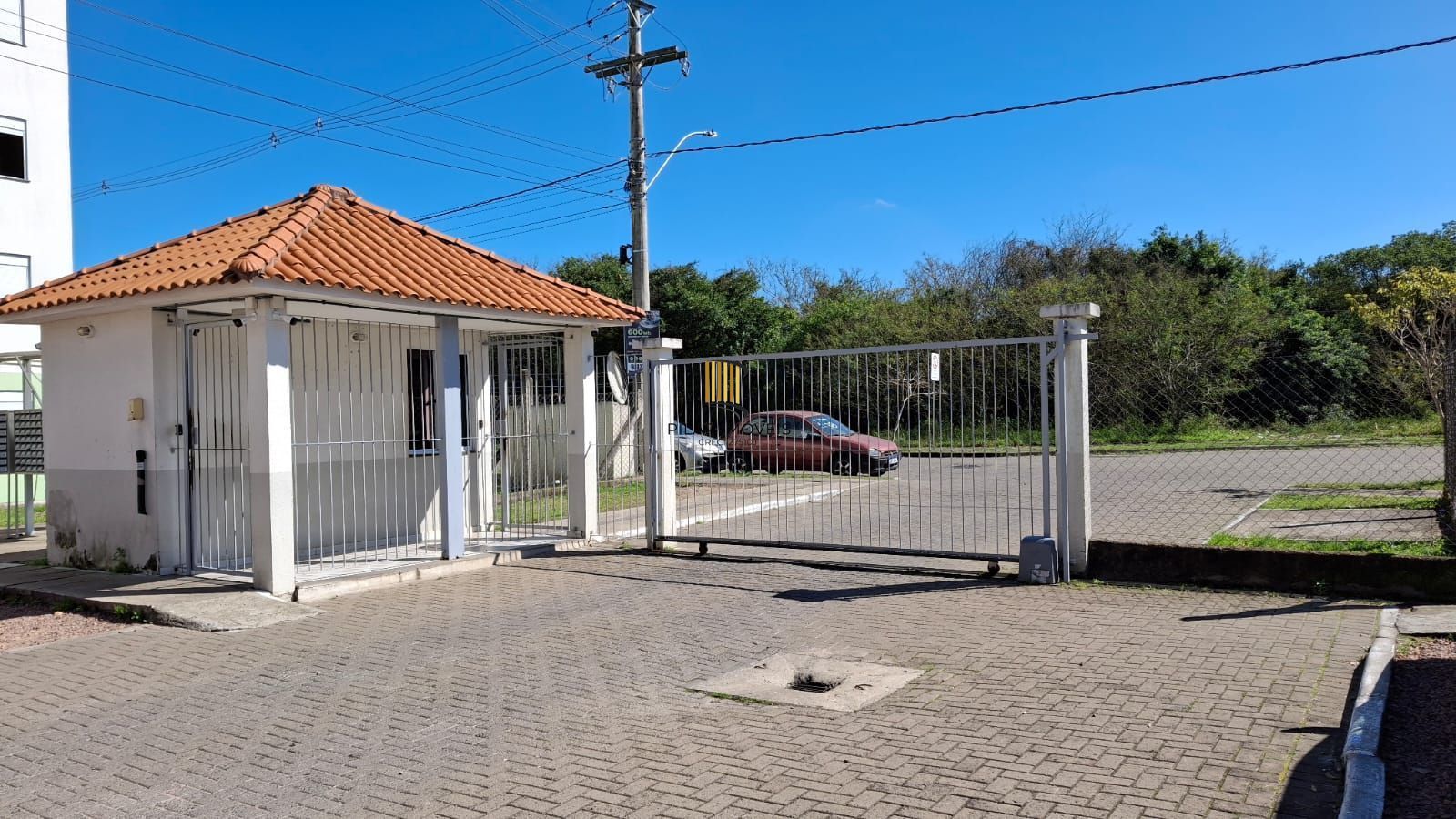 Lindo apartamento com 2 dormitórios no Bairro Chapéu do Sol.