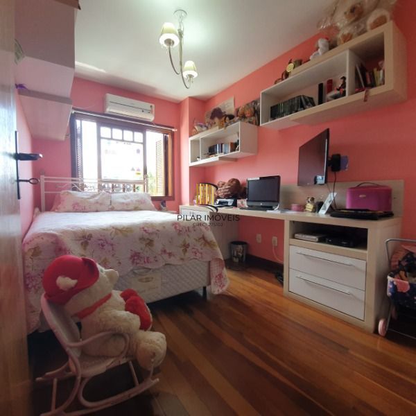 Residência c/ 185m², 3 dormitórios, sendo 1 suites, 2 vagas - Bahamas