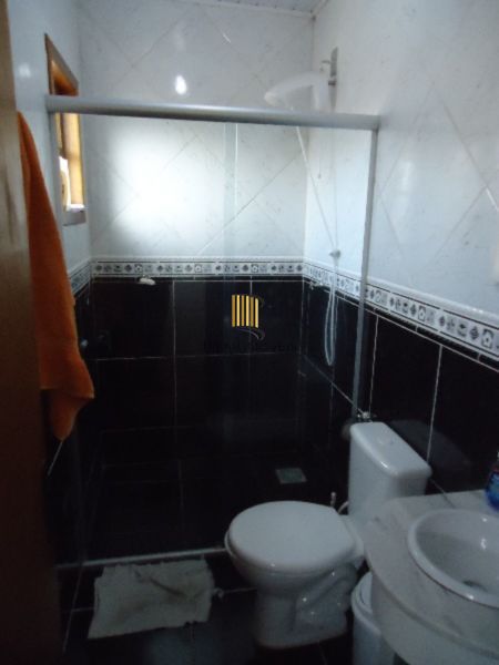 Casa para Venda - 220m², 3 dormitórios, sendo 1 suites, 2 vagas - Hípica