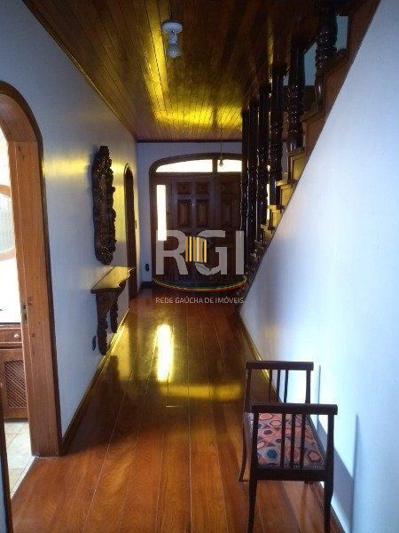 Casa para Venda - 741m², 5 dormitórios, sendo 3 suites, 9 vagas - Espirito Santo