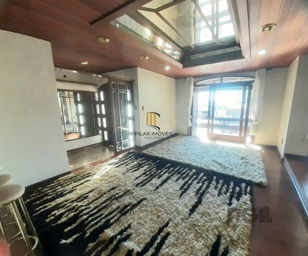 Casa Comercial em Porto Alegre, no bairro Tristeza, à venda.