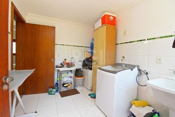 Casa Condominio em Porto Alegre, no bairro Glória, com 3 dormitório(s), e 3 banh