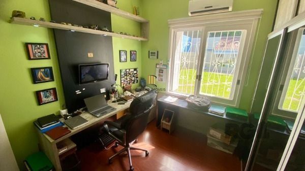 Casa em Porto Alegre, no bairro Vila Assunção, com 3 dormitório(s), e 3 banheiro