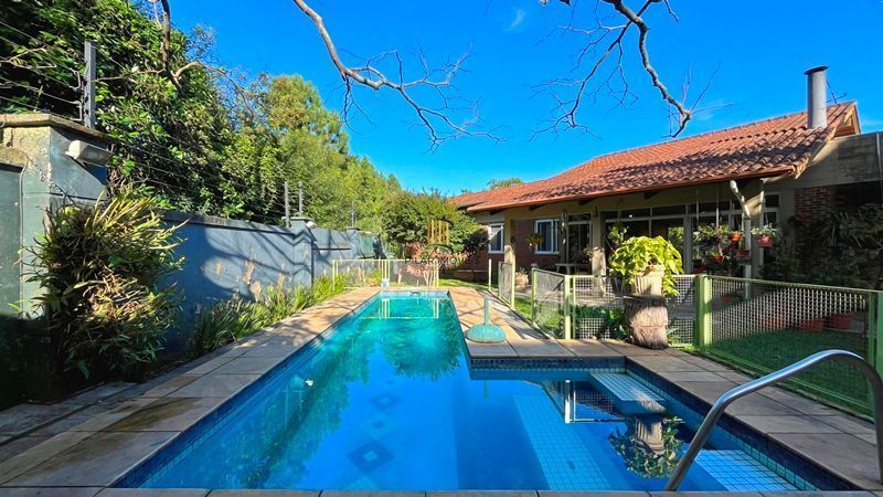 No condomínio Mountain Ville Residência 3 dormitórios.