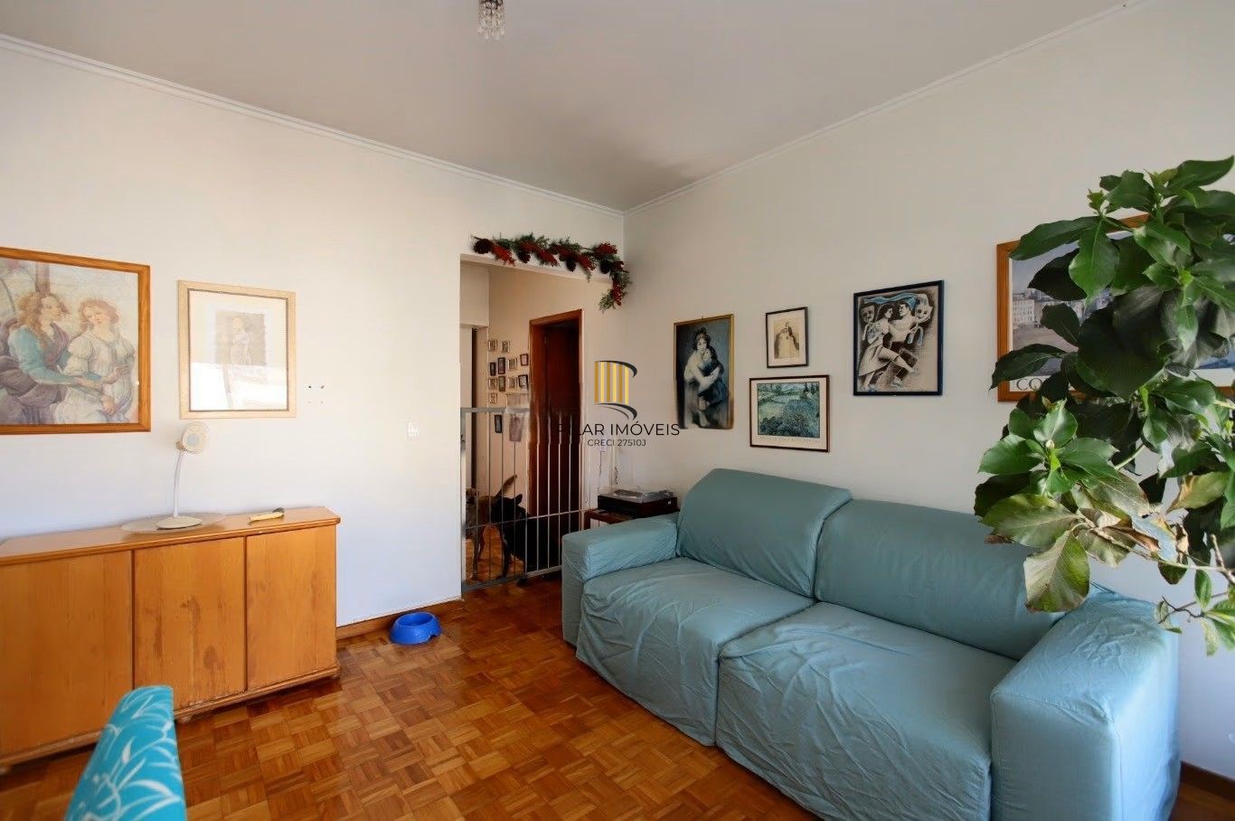 Amplo apartamento de 130m² privativos no Centro Histórico de Porto Alegre.