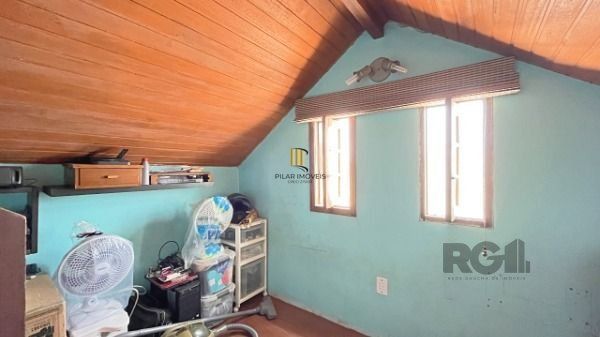 Casa em Porto Alegre, no bairro Ipanema, com 3 dormitório(s), à venda.
