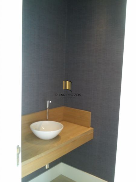 Casa no TerraVille com 3 dormitórios sendo 2 suítes.