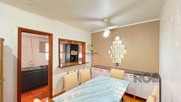 Casa em Porto Alegre, no bairro Cavalhada, com 4 dormitório(s), e 4 banheiros, à