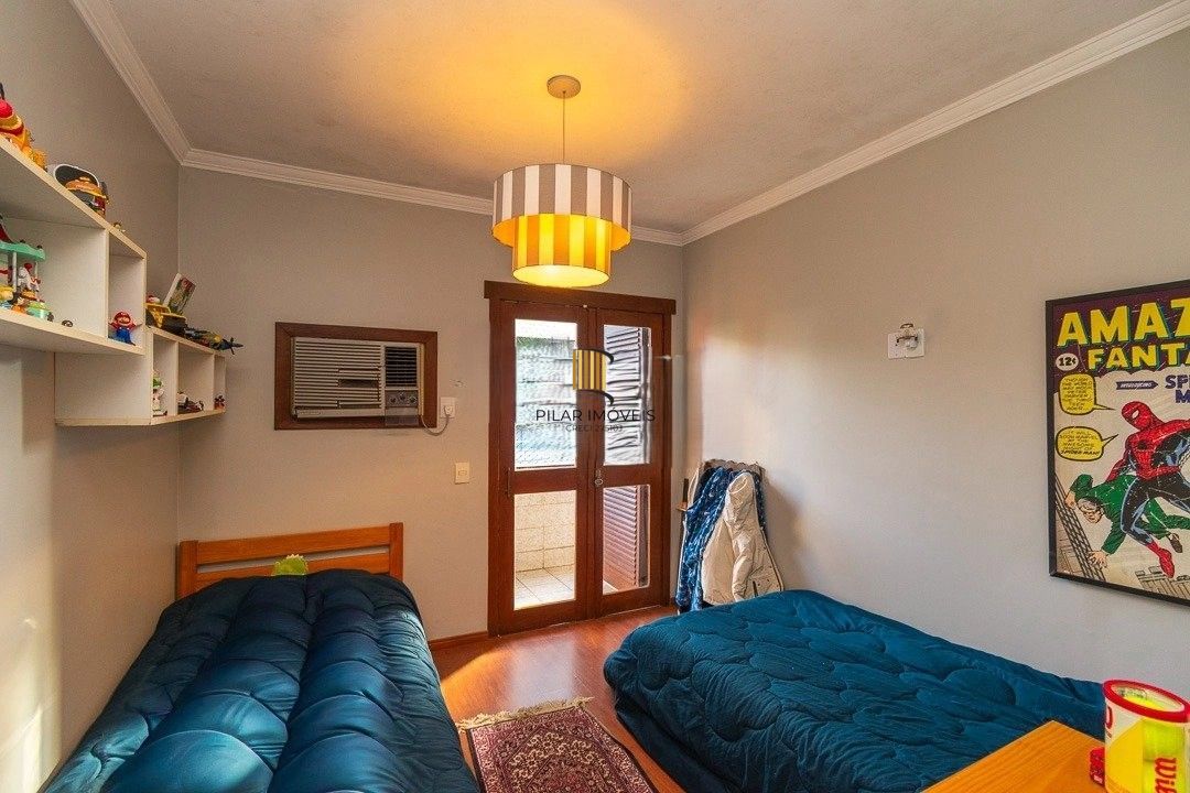 Cobertura ensolarada no coração de Petrópolis — 2 (ou 3) dormitórios + 1 vaga escriturada