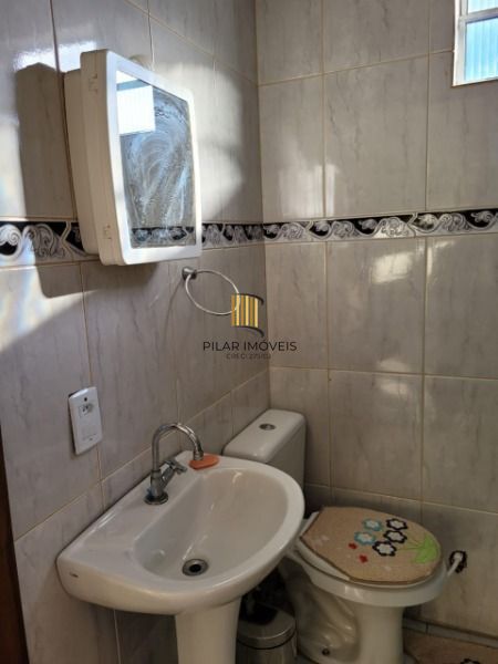 Casa em Porto Alegre, no bairro Cavalhada, com 6 dormitório(s), e 6 banheiros, à