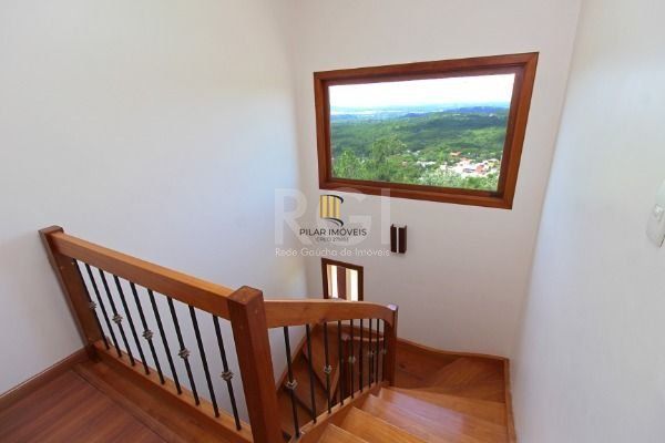 Casa Condominio em Porto Alegre, no bairro Glória, com 3 dormitório(s), e 3 banh