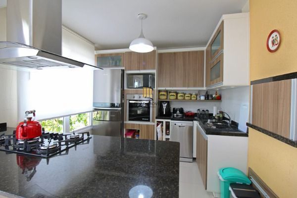 Casa Condominio em Porto Alegre, no bairro Ipanema, com 2 dormitório(s), e 2 ban