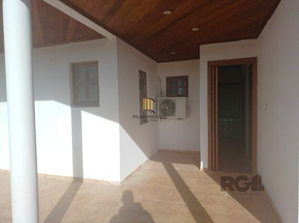 Casa em Porto Alegre, no bairro Restinga, com 4 dormitório(s), e 4 banheiros, à 