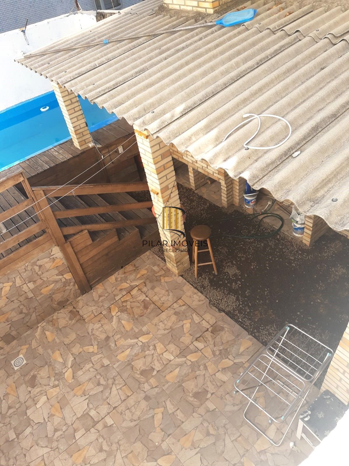 Sobrado no Menino Deus com 3D,  garagem para 2 carros e piscina.