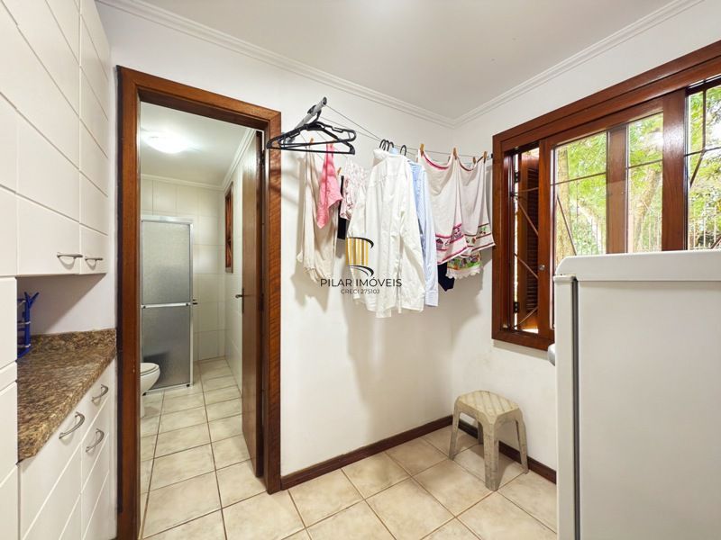 Linda Residência com 3 dormitórios sendo 1 suíte no Jardim Isabel.