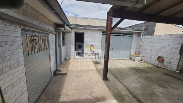Casa para Venda - 220m², 4 dormitórios, 3 vagas - Restinga