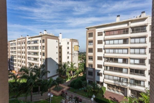 Apartamento em Porto Alegre, no bairro Cavalhada, com 3 dormitório(s), e 3 banhe