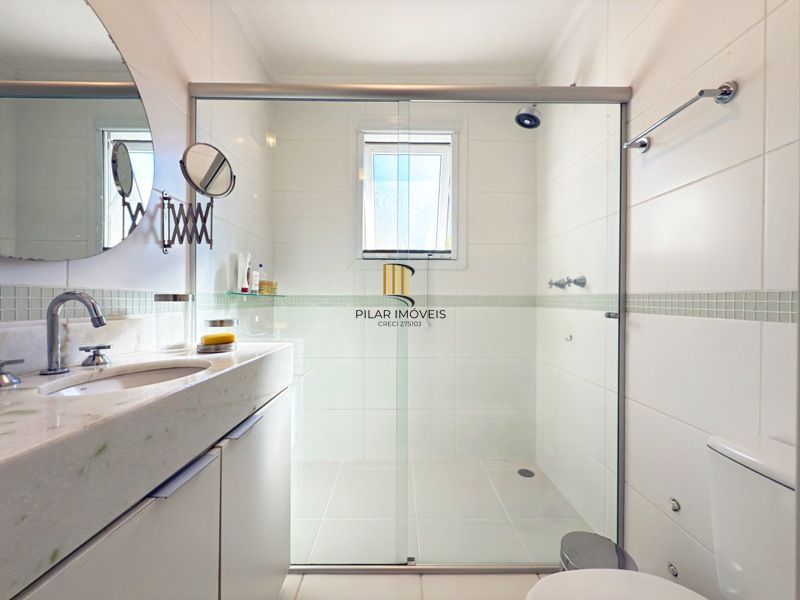 Linda Residência com 3 dormitórios e 1 suíte no Bairro Tristeza para venda.