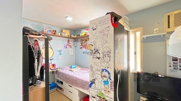 Casa em Porto Alegre, no bairro Cavalhada, com 2 dormitório(s), e 2 banheiros, à